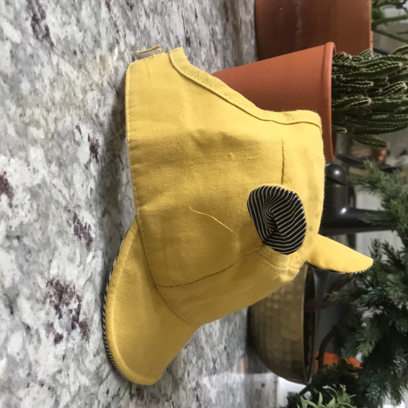 Super cute mustard yellow hat - Picture 3 of 4